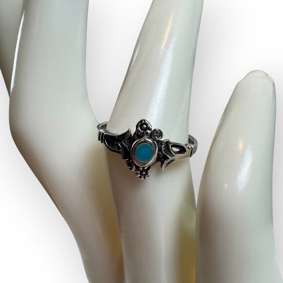 Vintage Dainty Sterling Silver Ring with Small Blue Stone Size 7 - Picture 1 of 5